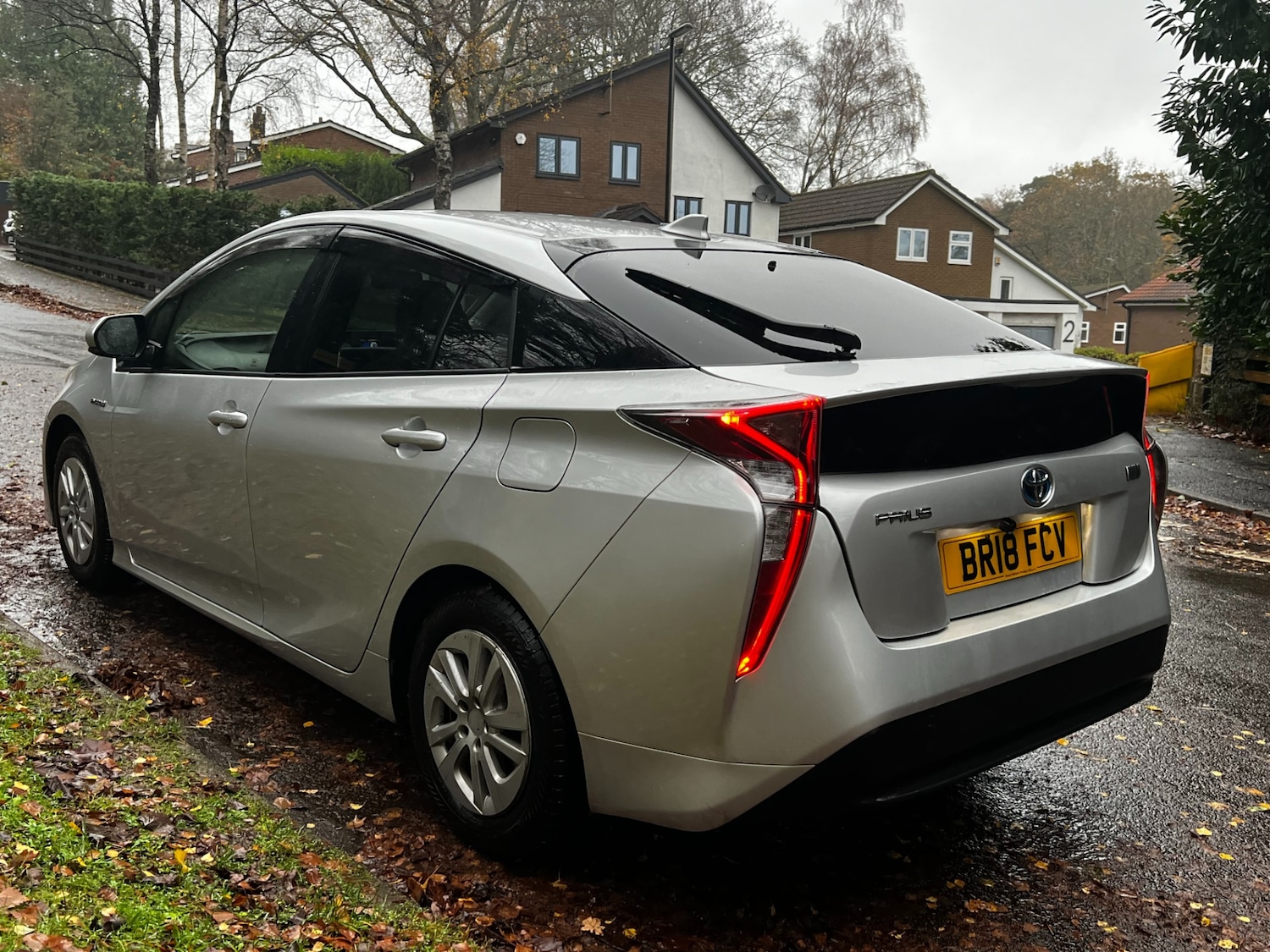 Used Toyota Prius 2024 for sale - 77140941: Photo 2