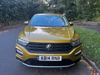 Used Volkswagen T-Roc 2019 for sale - 76023860: Photo