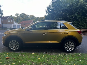 Used Volkswagen T-Roc 2019 for sale - 76023860: Photo