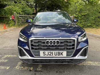 Audi - Q2