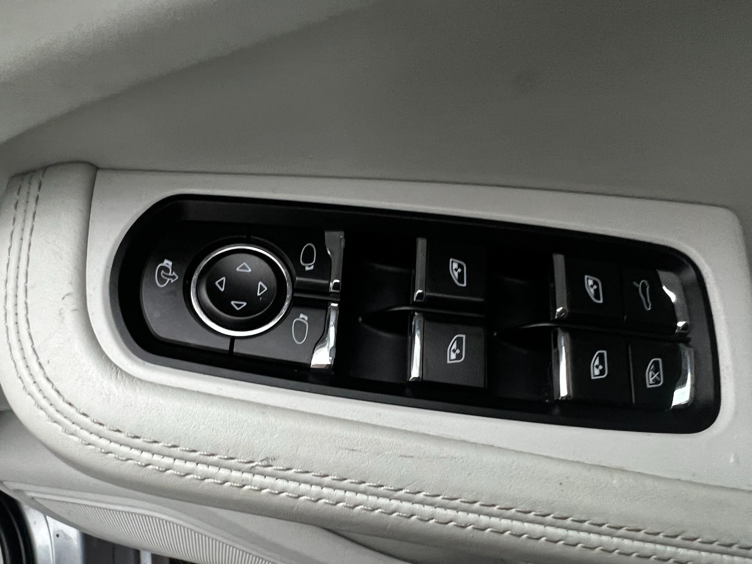 Used Porsche Macan 2020 for sale - 76864262: Photo 21