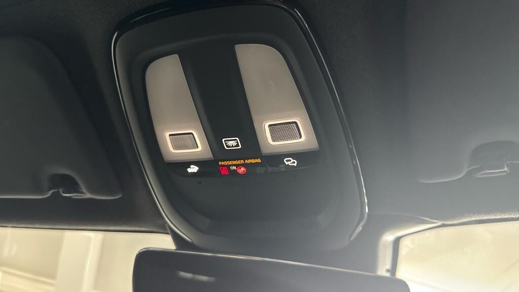 Used Volvo XC40 2024 for sale - 76864287: Photo 17