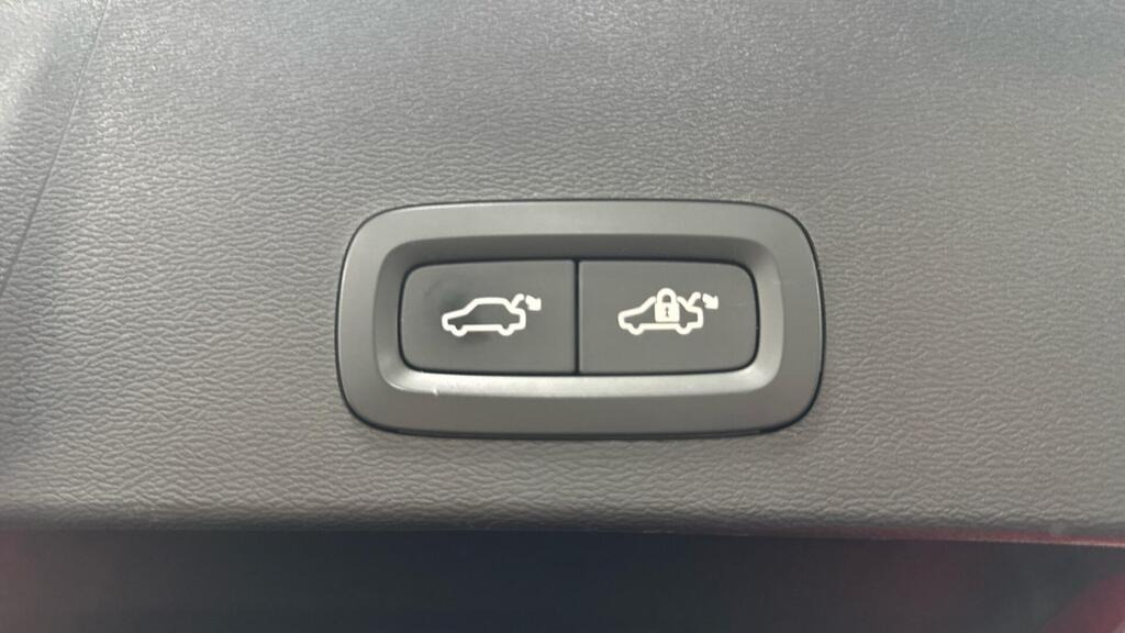 Used Volvo XC40 2024 for sale - 76864287: Photo 18