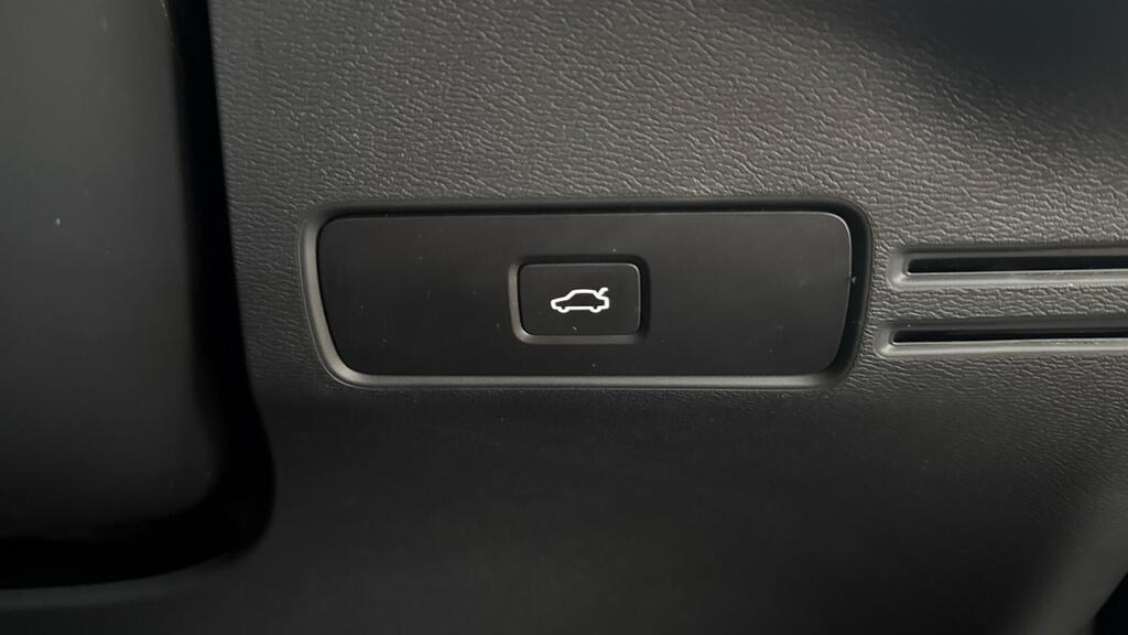 Used Volvo XC40 2024 for sale - 76864287: Photo 19