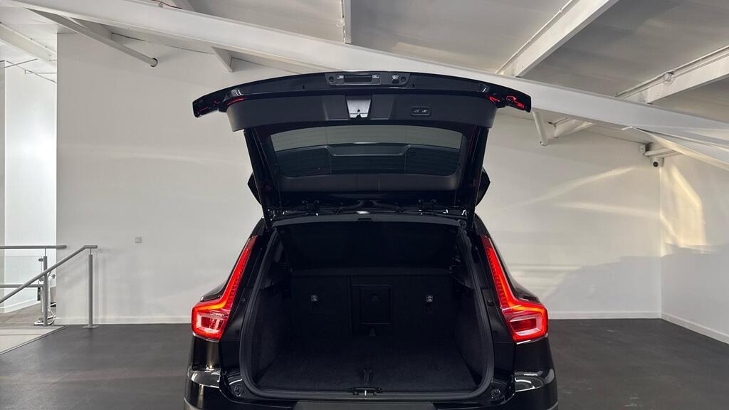 Used Volvo XC40 2024 for sale - 76864287: Photo 4