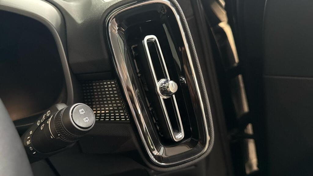 Used Volvo XC40 2024 for sale - 76864287: Photo 9