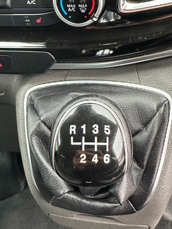 Used Ford Tourneo Custom 2018 for sale - 72833364: Photo 27
