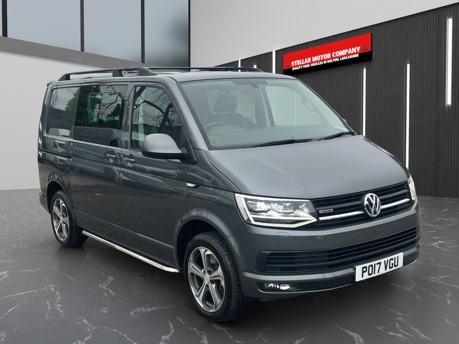 Used Volkswagen Transporter 2017 for sale - 76715483: Photo 1