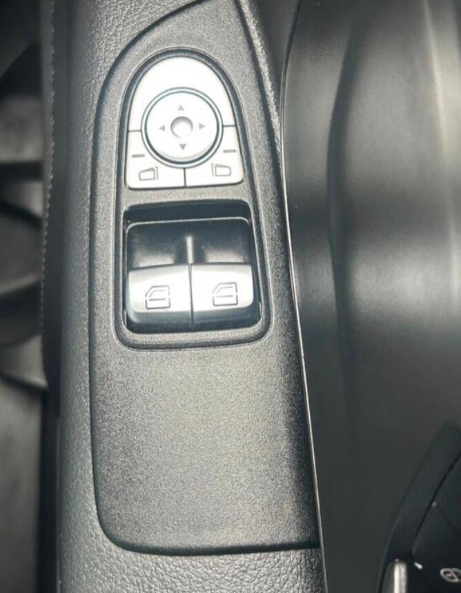 Used Mercedes-Benz Vito for sale - 77084480: Photo 24