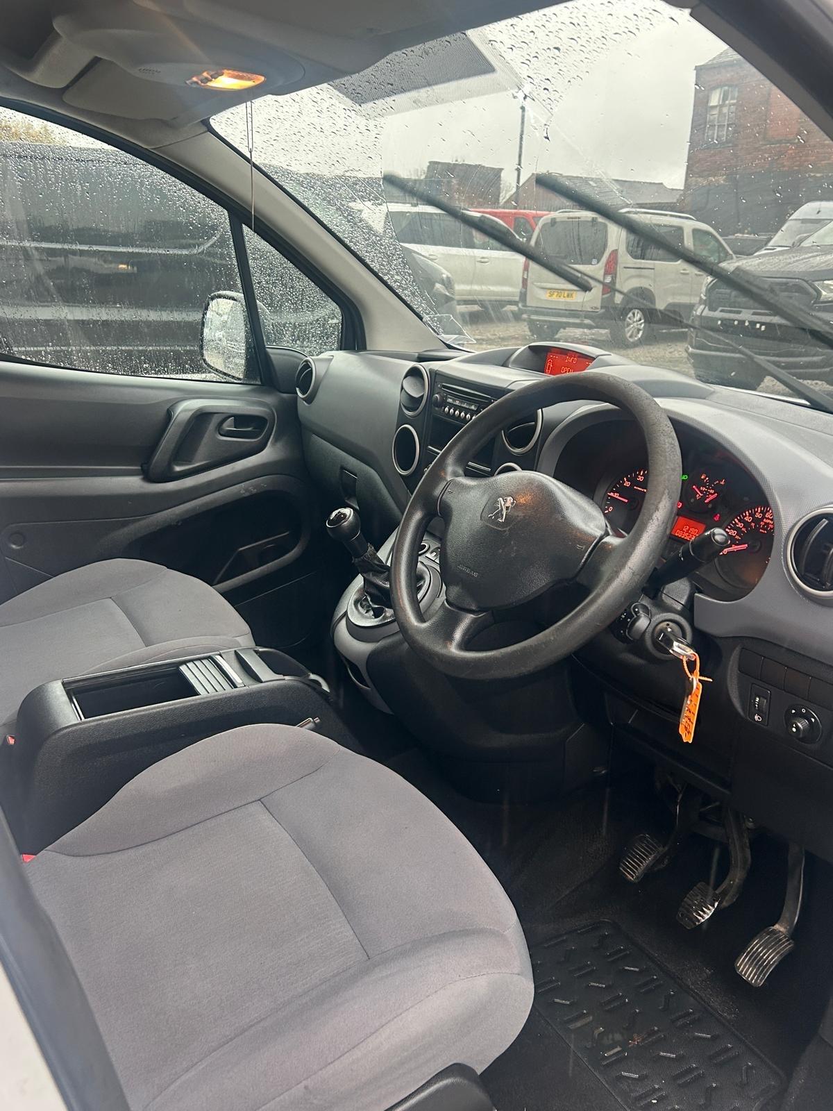 Used Peugeot Partner 2014 for sale - 76759648: Photo 11