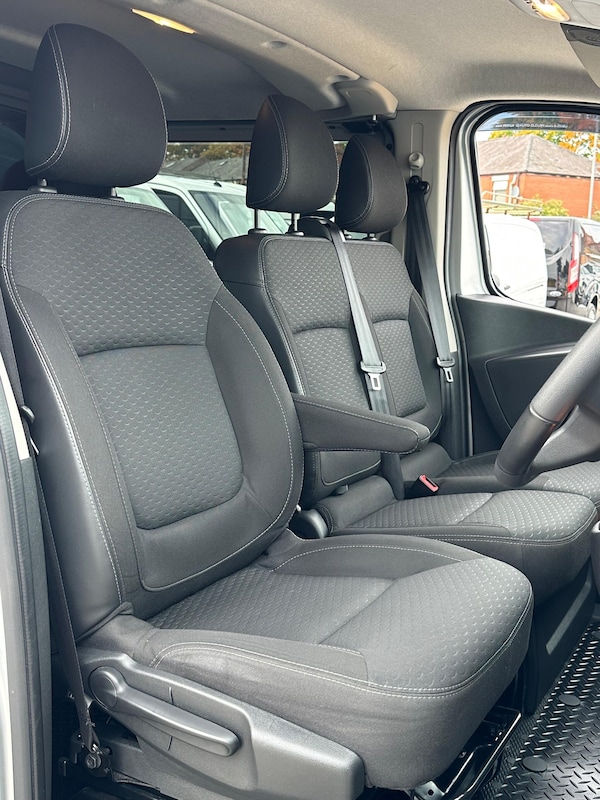 Used Vauxhall Vivaro 2017 for sale - 76152179: Photo 11