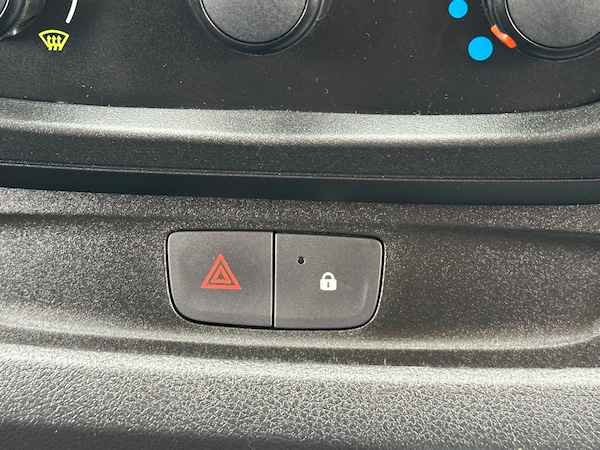 Used Vauxhall Vivaro 2017 for sale - 76152179: Photo 12