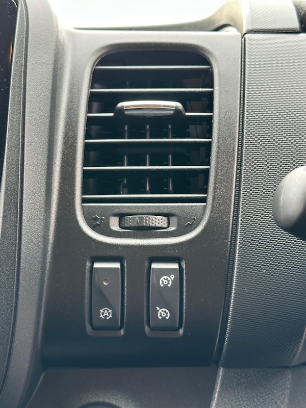 Used Vauxhall Vivaro 2017 for sale - 76152179: Photo 13