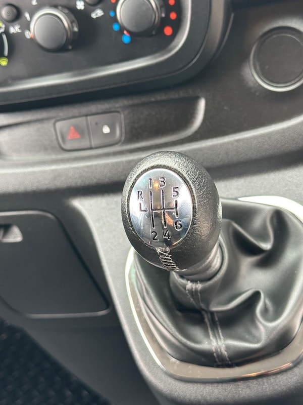 Used Vauxhall Vivaro 2017 for sale - 76152179: Photo 18
