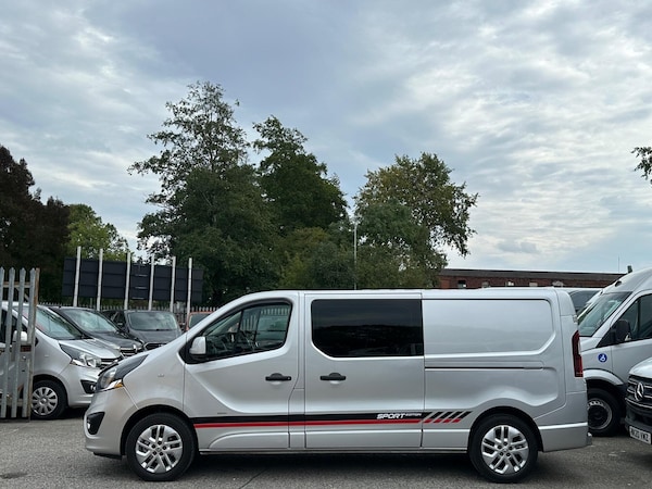 Used Vauxhall Vivaro 2017 for sale - 76152179: Photo 2