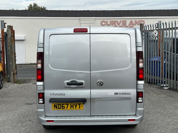 Used Vauxhall Vivaro 2017 for sale - 76152179: Photo 8