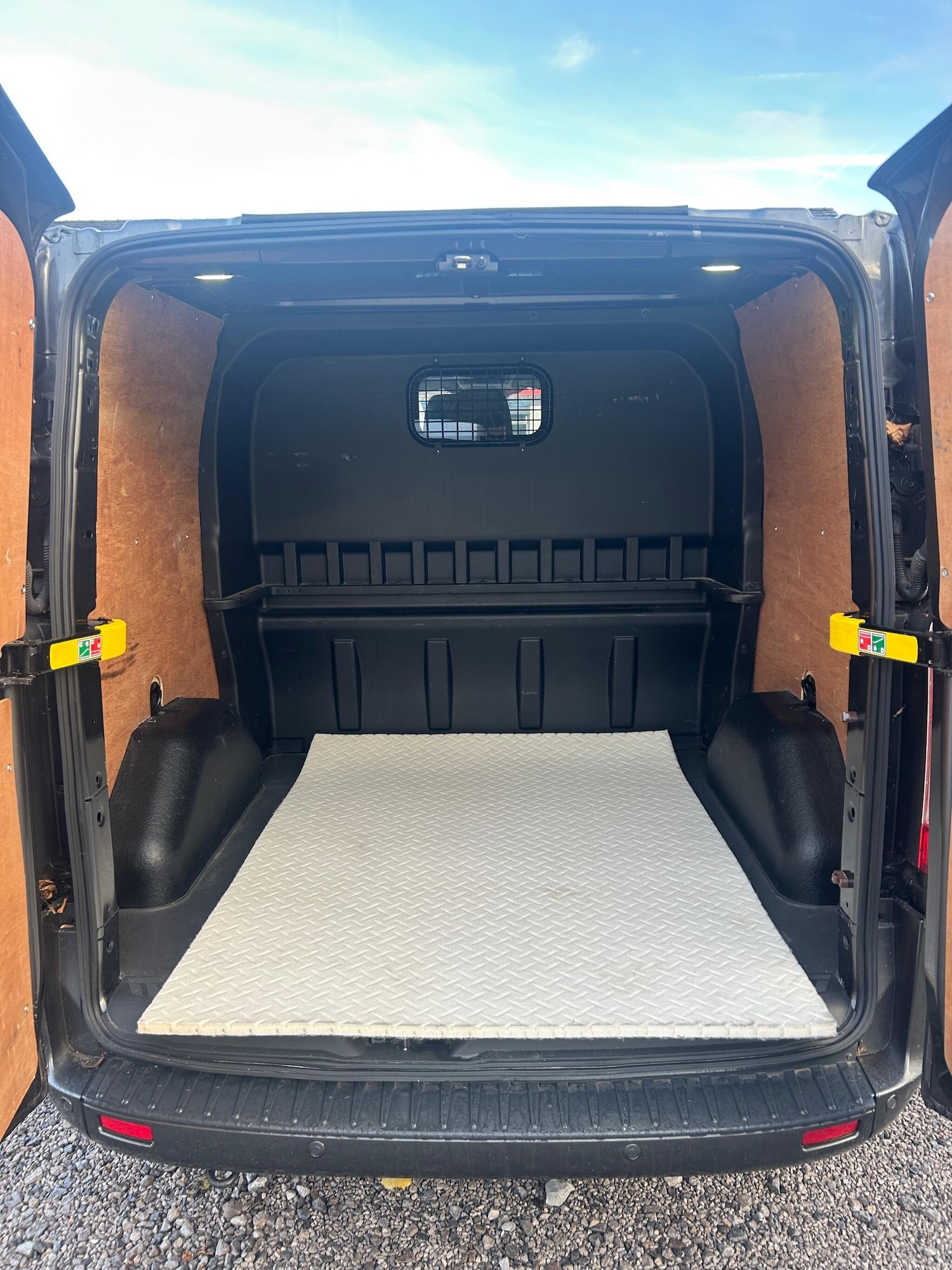 Used Ford Transit Custom 2017 for sale - 76457512: Photo 18