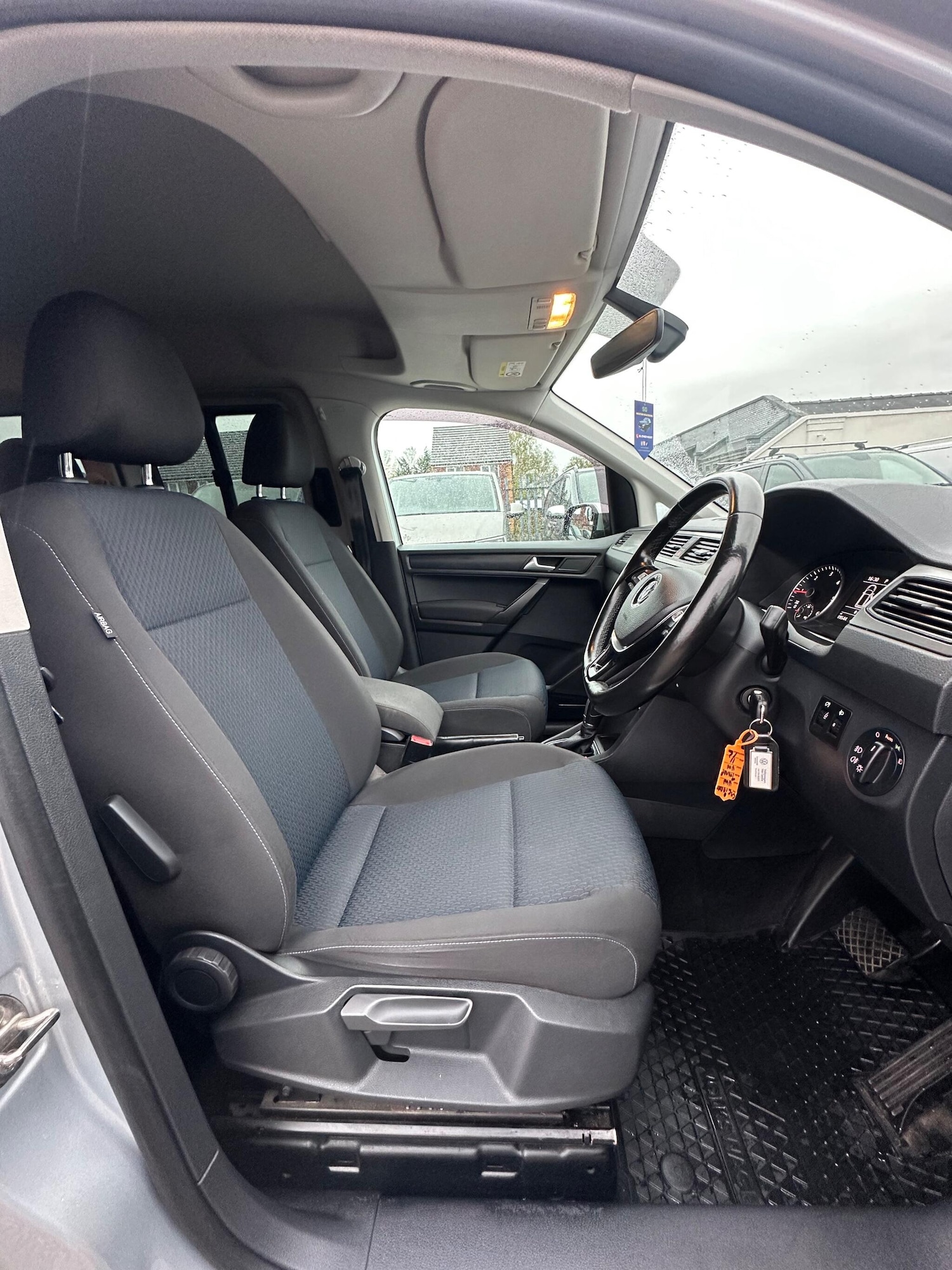 Used Volkswagen Caddy Maxi Life 2019 for sale - 76994520: Photo 10