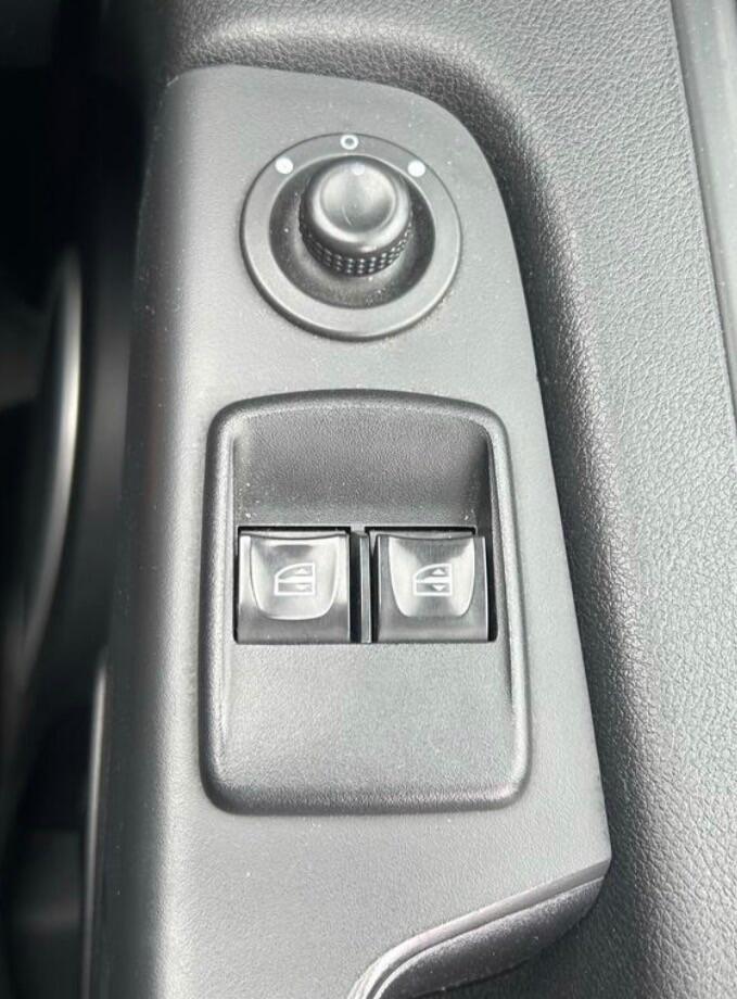 Used Vauxhall Vivaro for sale - 77084513: Photo 17