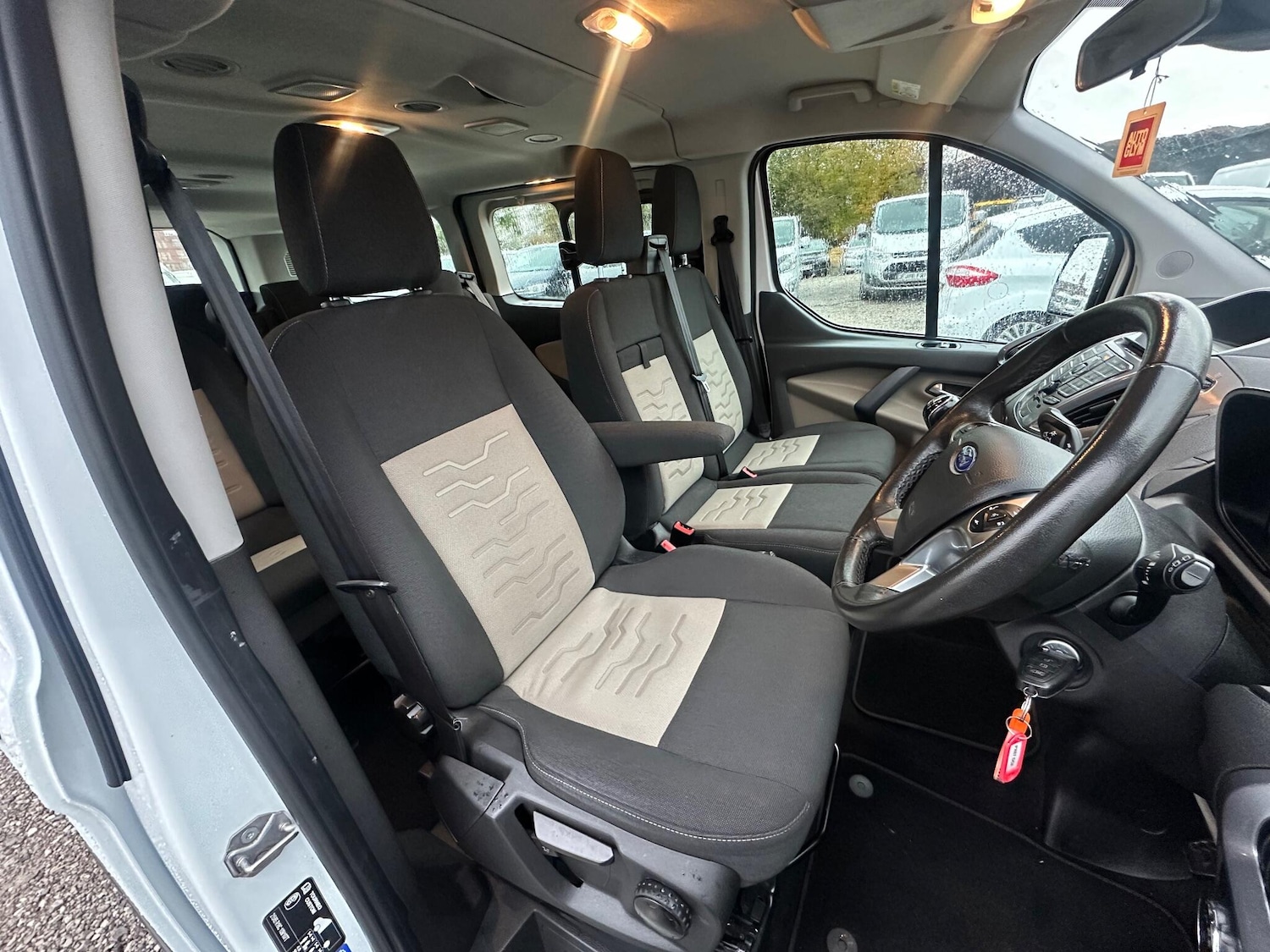 Used Ford Tourneo Custom 2017 for sale - 76824862: Photo 11