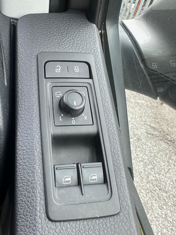 Used Volkswagen Transporter 2018 for sale - 76296082: Photo 12