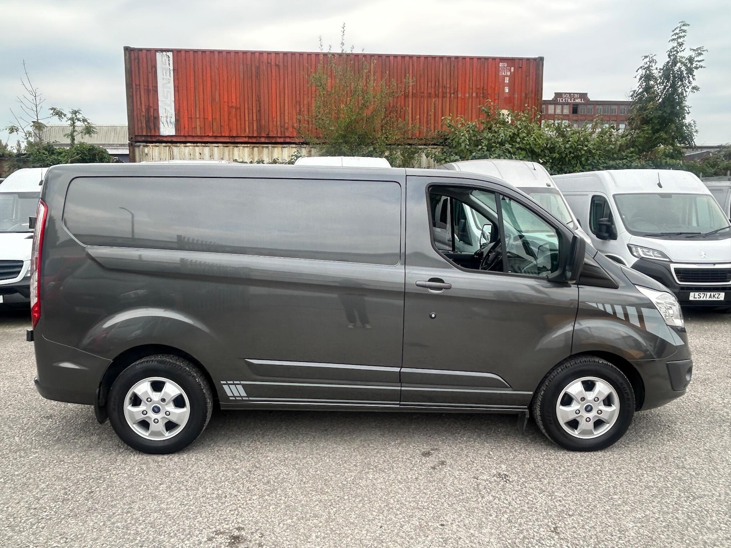 Used Ford Transit Custom 2017 for sale - 76166716: Photo 1