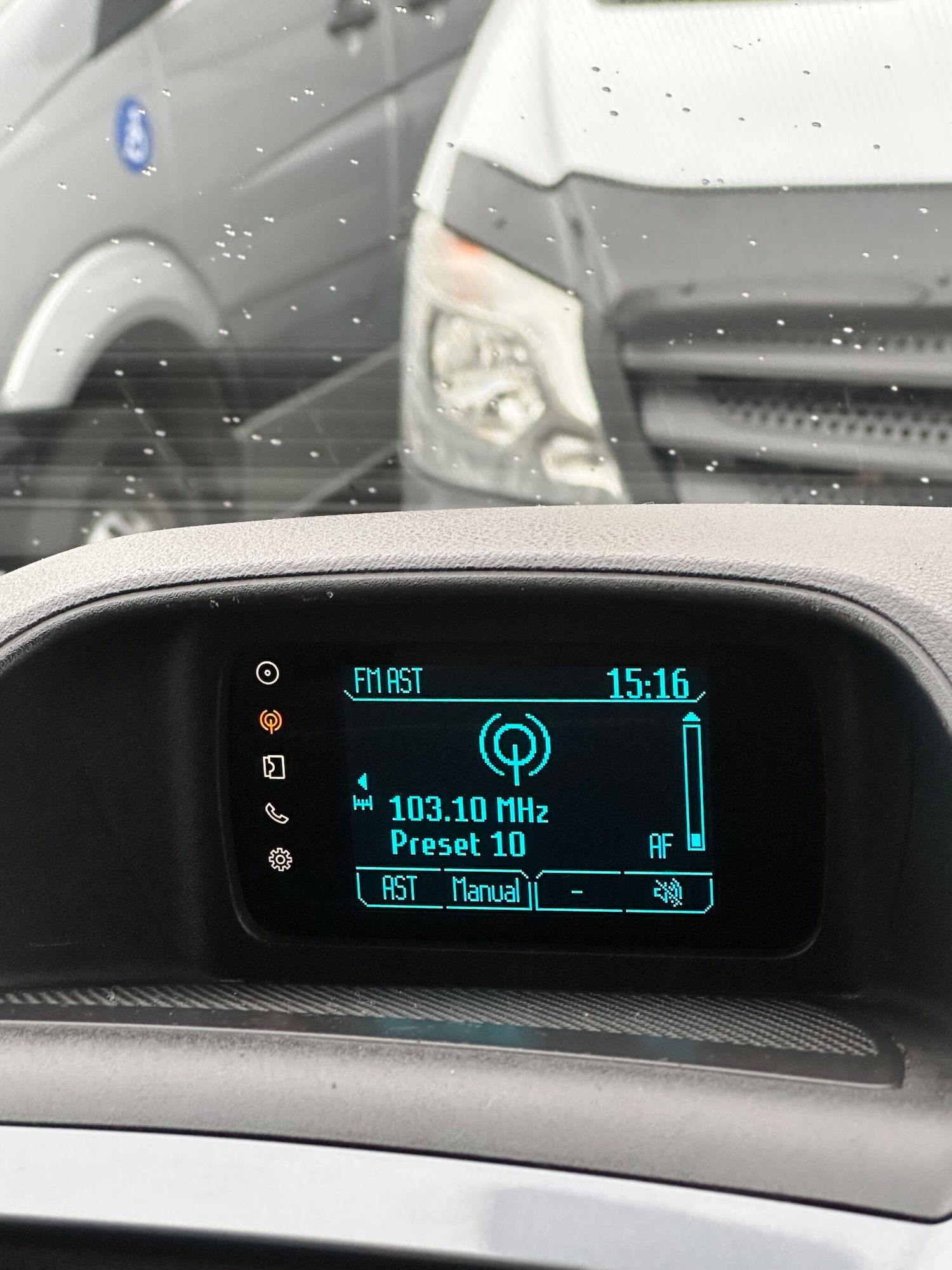 Used Ford Tourneo Custom 2015 for sale - 76499416: Photo 28