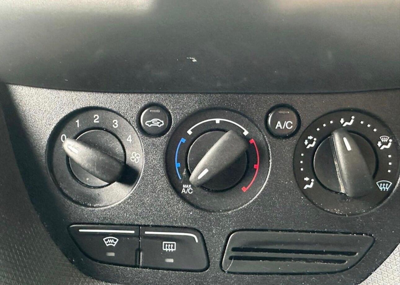 Used Ford Transit Connect 2017 for sale - 76440732: Photo 18