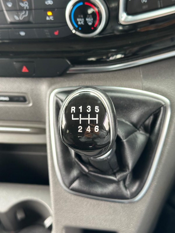 Used Ford Tourneo Custom 2018 for sale - 75402222: Photo 17
