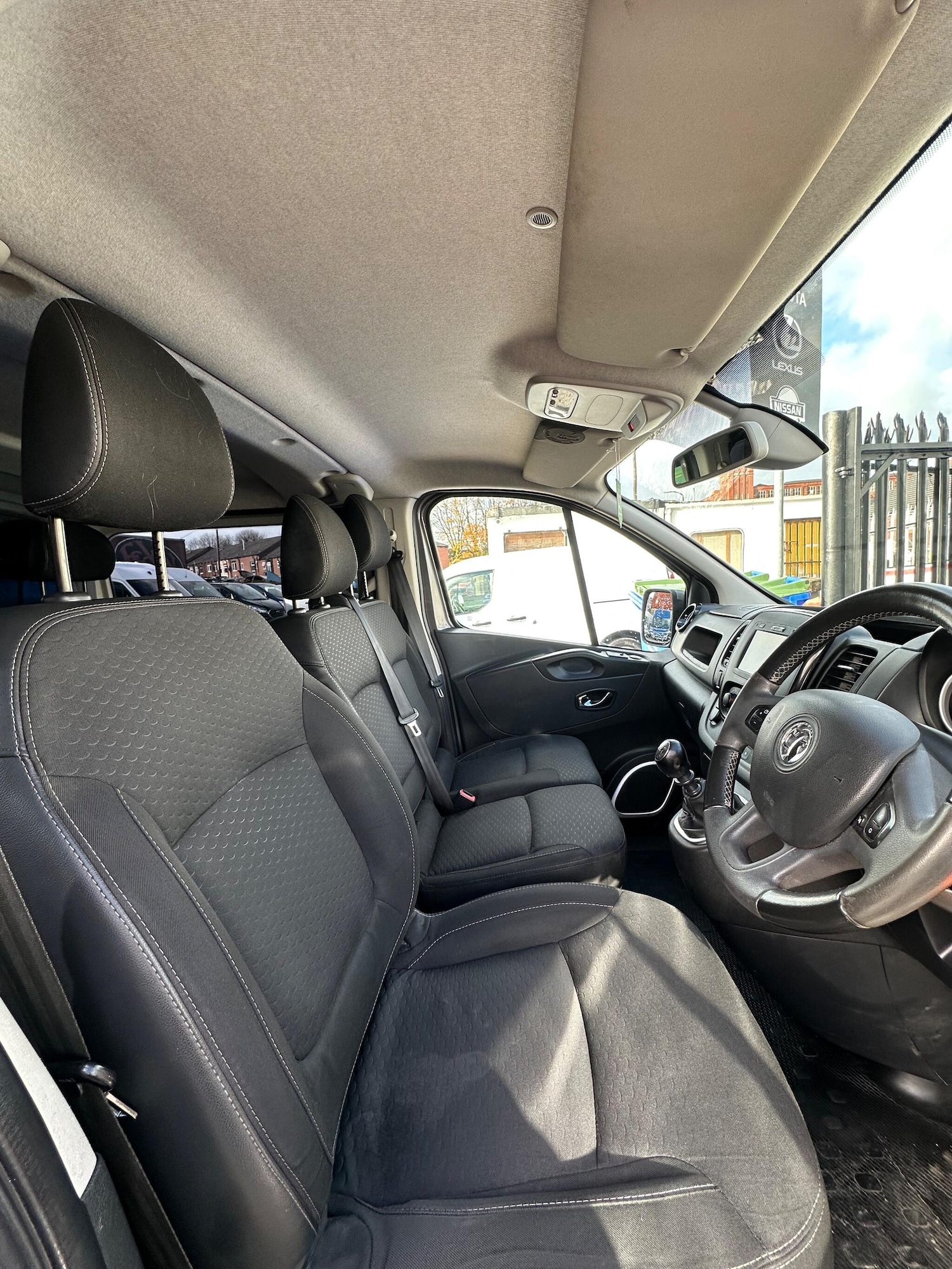 Used Vauxhall Vivaro 2016 for sale - 76440671: Photo 9