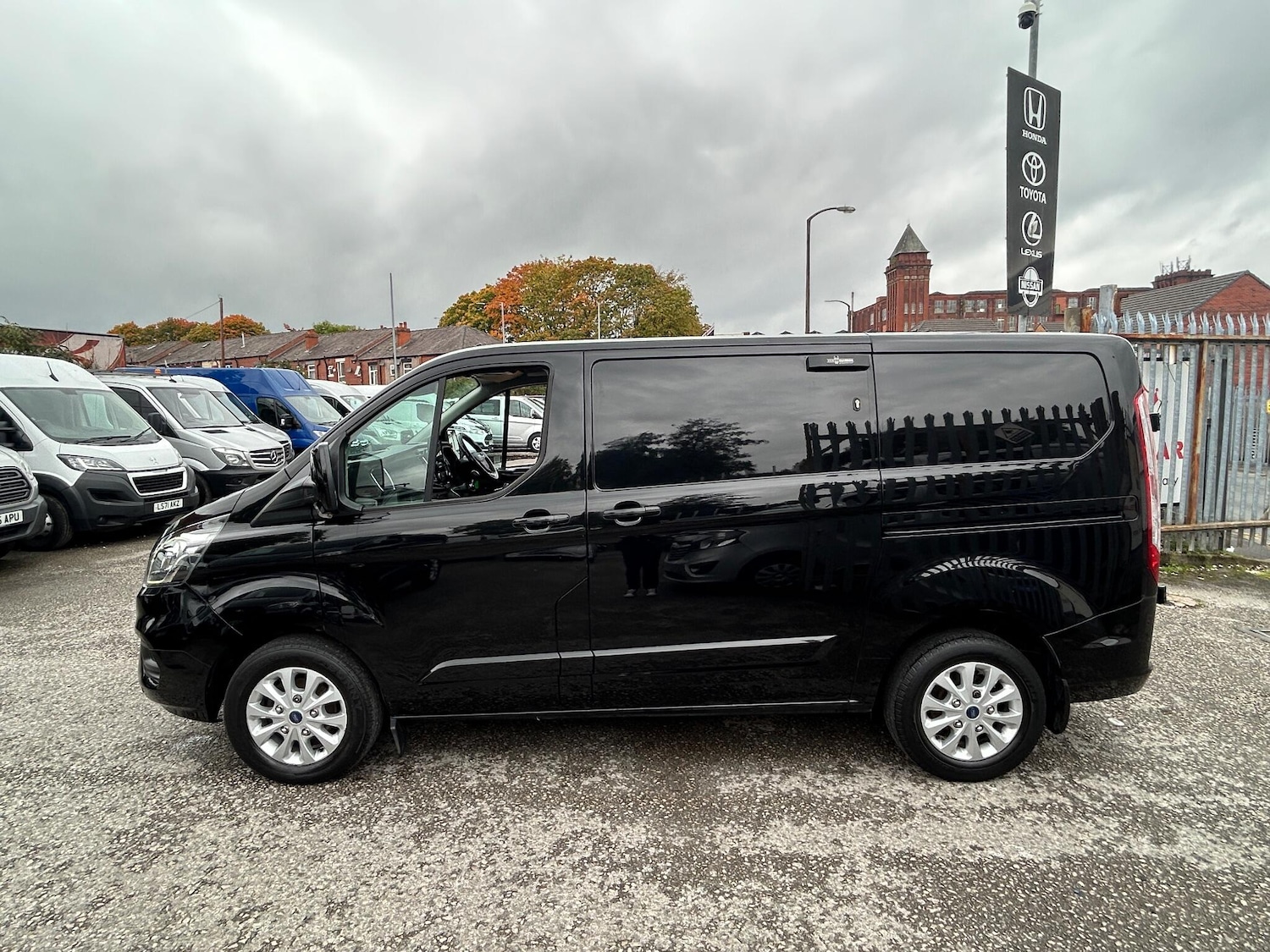 Used Ford Transit Custom 2020 for sale - 76094636: Photo 2