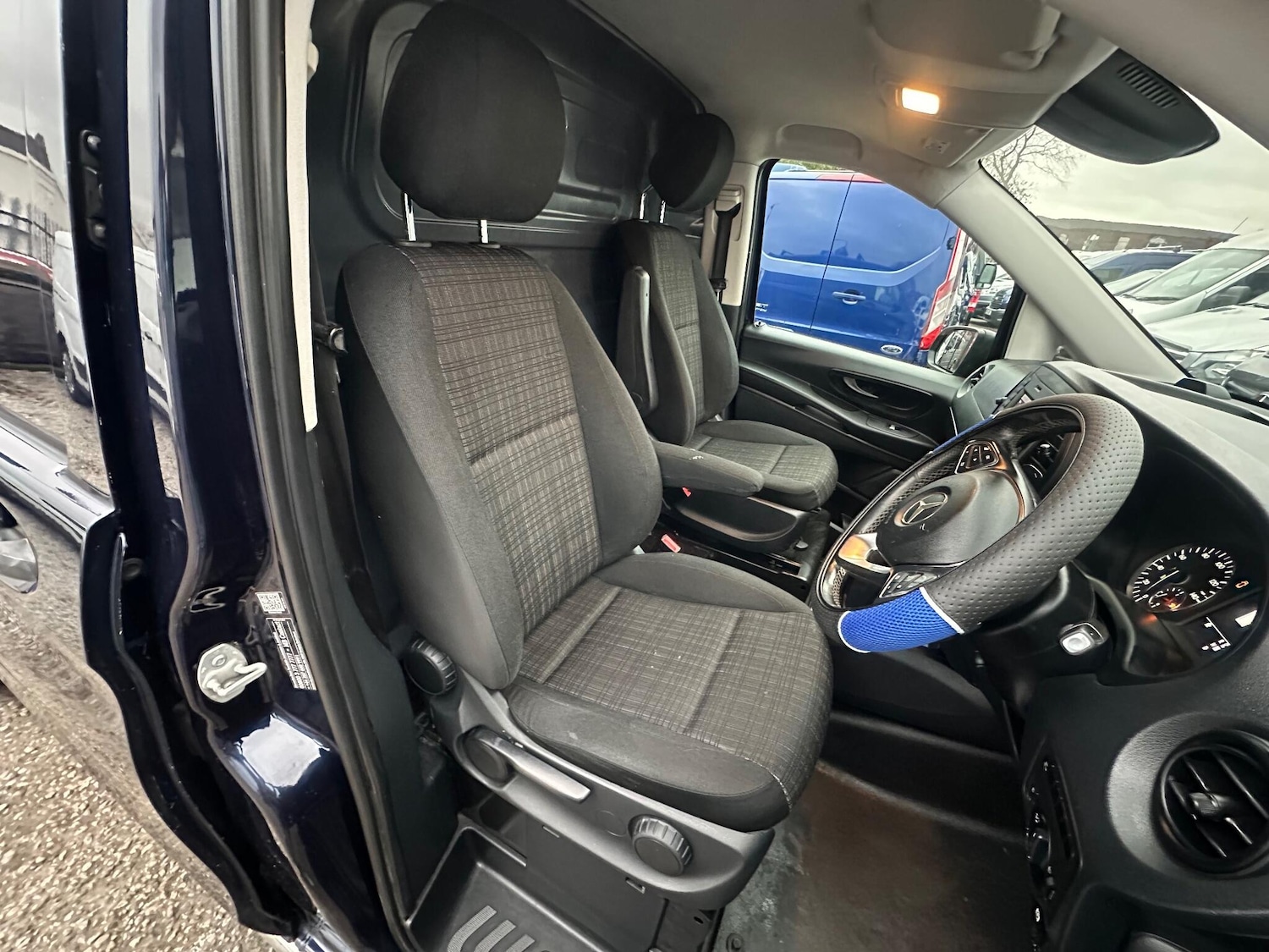 Used Mercedes-Benz Vito 2016 for sale - 76993128: Photo 10