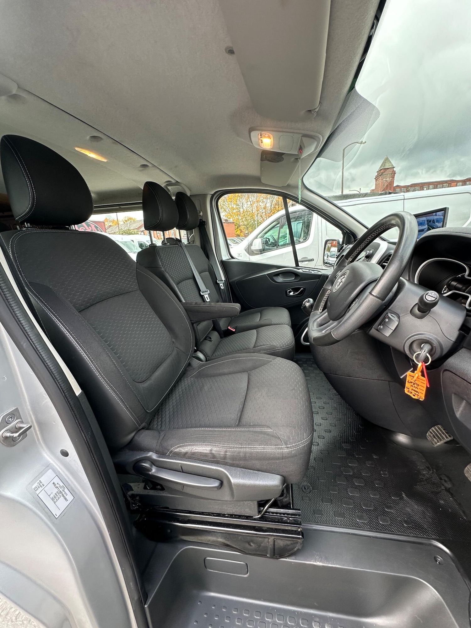 Used Vauxhall Vivaro 2015 for sale - 76336295: Photo 9