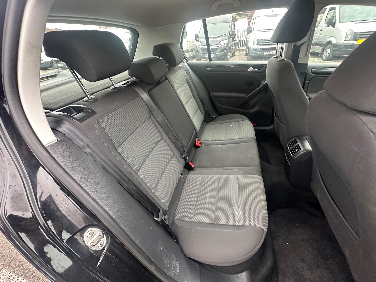 Used Volkswagen Golf 2011 for sale - 76714798: Photo 14