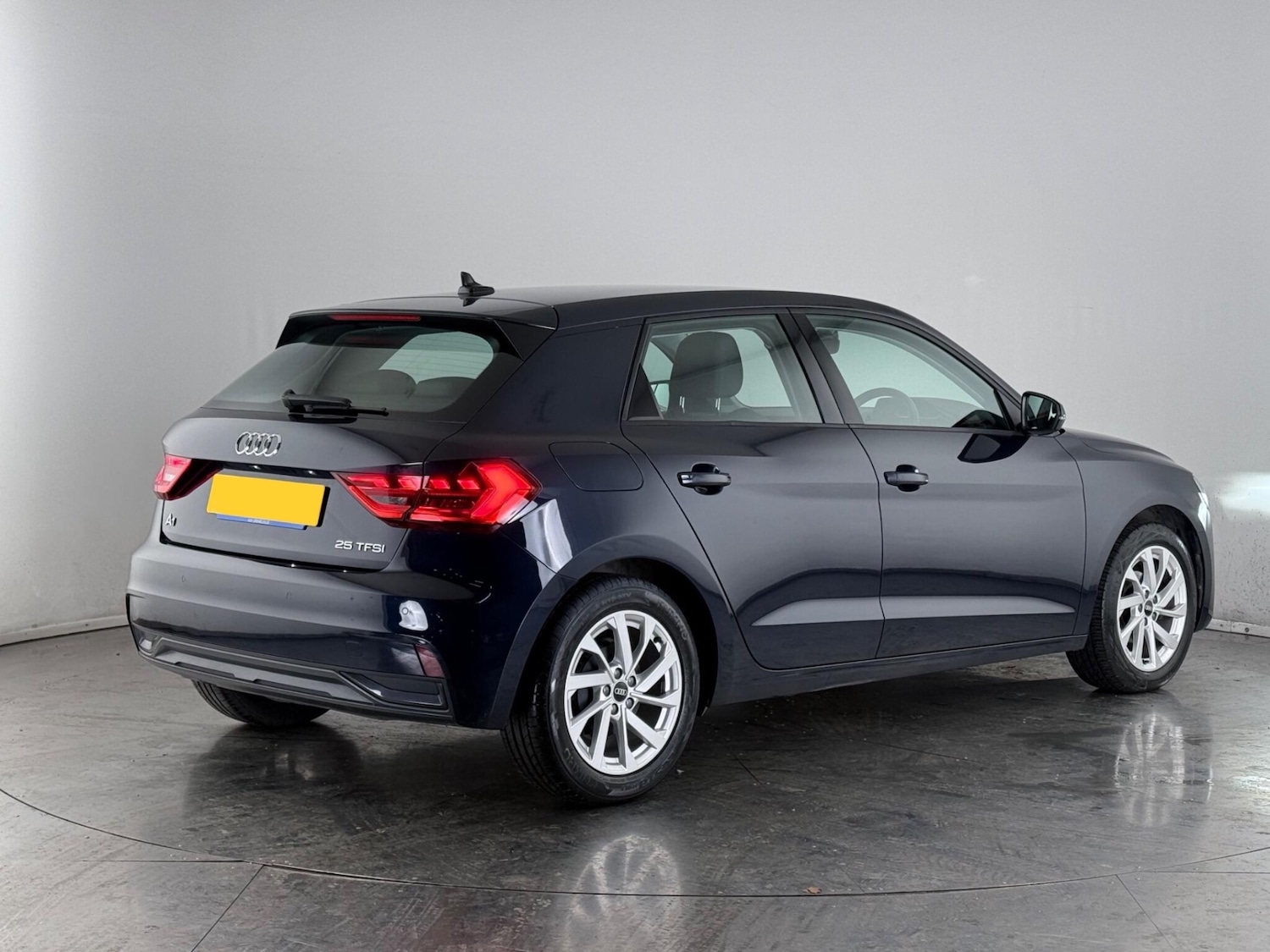 Used Audi A1 2021 for sale - 76651318: Photo 2
