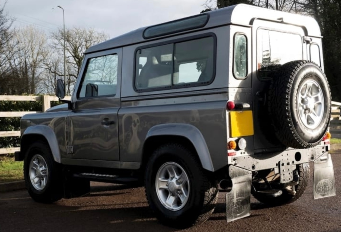 Used Land Rover Defender 2011 for sale - 76969115: Photo 2