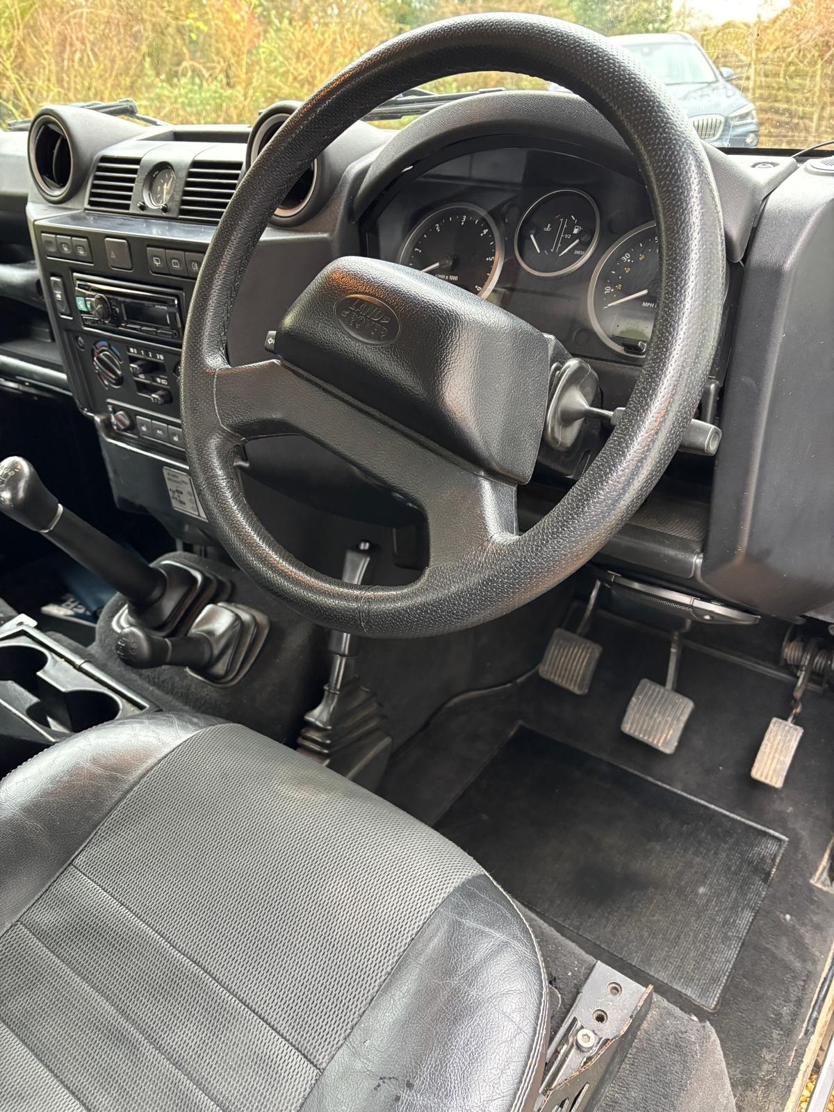 Used Land Rover Defender 2011 for sale - 76969115: Photo 27