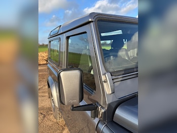 Used Land Rover Defender 2011 for sale - 76969115: Photo