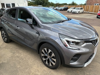 Used Renault Captur 2024 for sale - 79393794: Photo