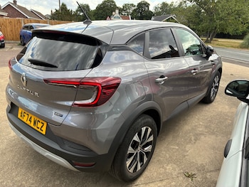 Used Renault Captur 2024 for sale - 79393794: Photo