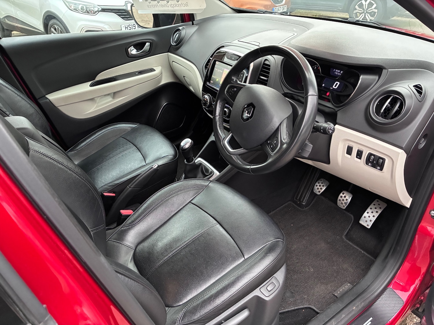 Used Renault Captur 2018 for sale - 77318584: Photo 4