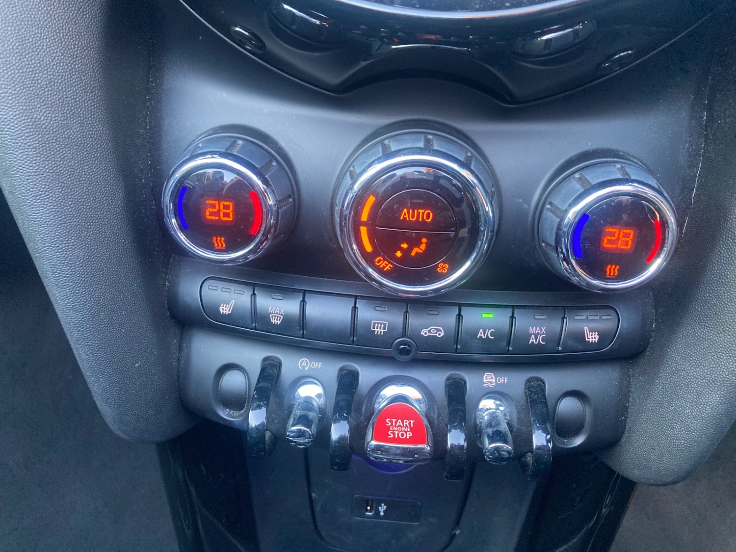 Used MINI Convertible 2019 for sale - 77077824: Photo 12