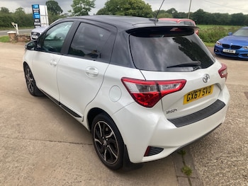 Used Toyota Yaris 2017 for sale - 75453416: Photo