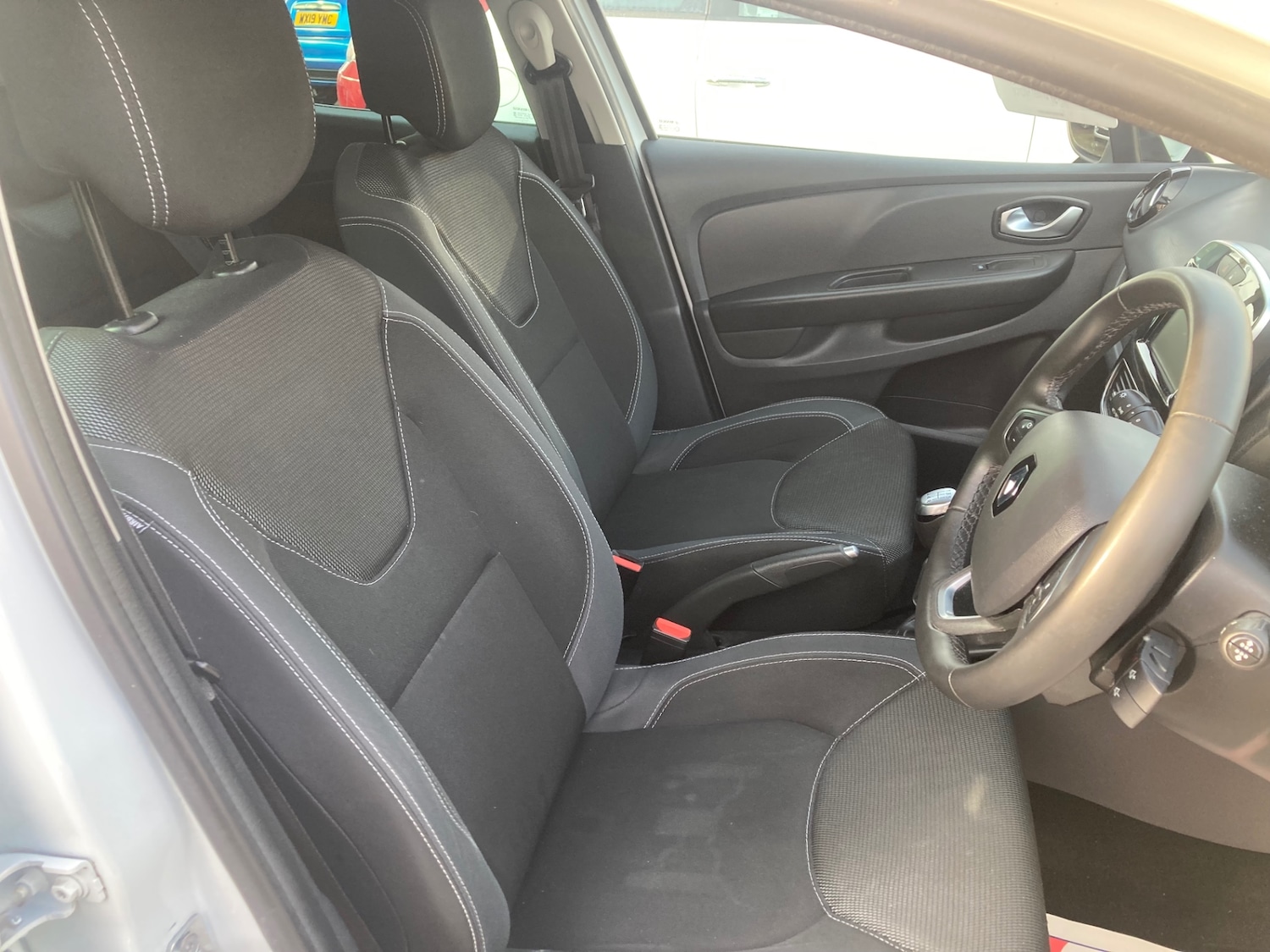 Used Renault Clio 2019 for sale - 77603749: Photo 9