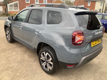 Used Dacia Duster 2023 for sale - 76957097: Photo
