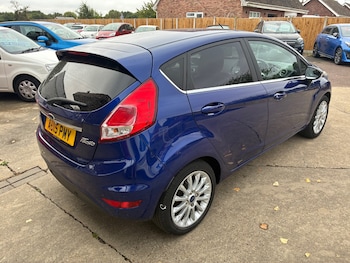 Used Ford Fiesta 2015 for sale - 79536209: Photo
