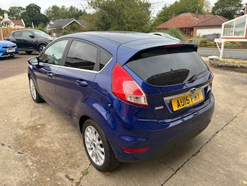 Used Ford Fiesta 2015 for sale - 79536209: Photo