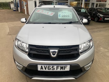 Used Dacia Sandero Stepway 2015 for sale - 76225448: Photo 2