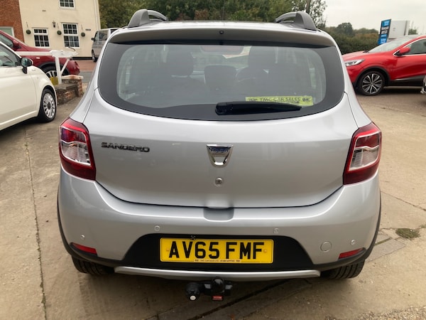 Used Dacia Sandero Stepway 2015 for sale - 76225448: Photo 5