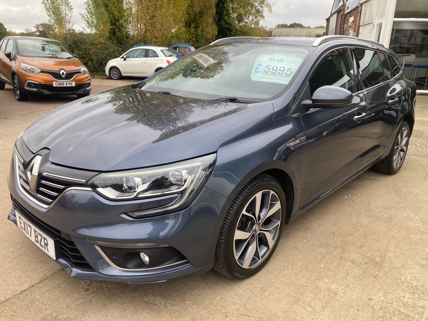 Used Renault Megane 2017 for sale - 76293326: Photo 1